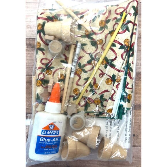 Mary Maxim Yo Yo Christmas Tree Craft Kit Makes 4 Trees - Picture 3 of 3